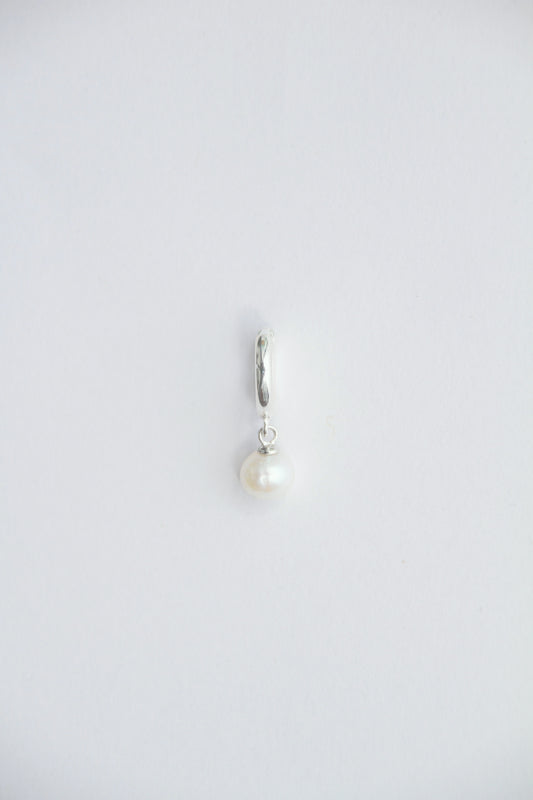 ROUND PEARL HUGGIE EARRING