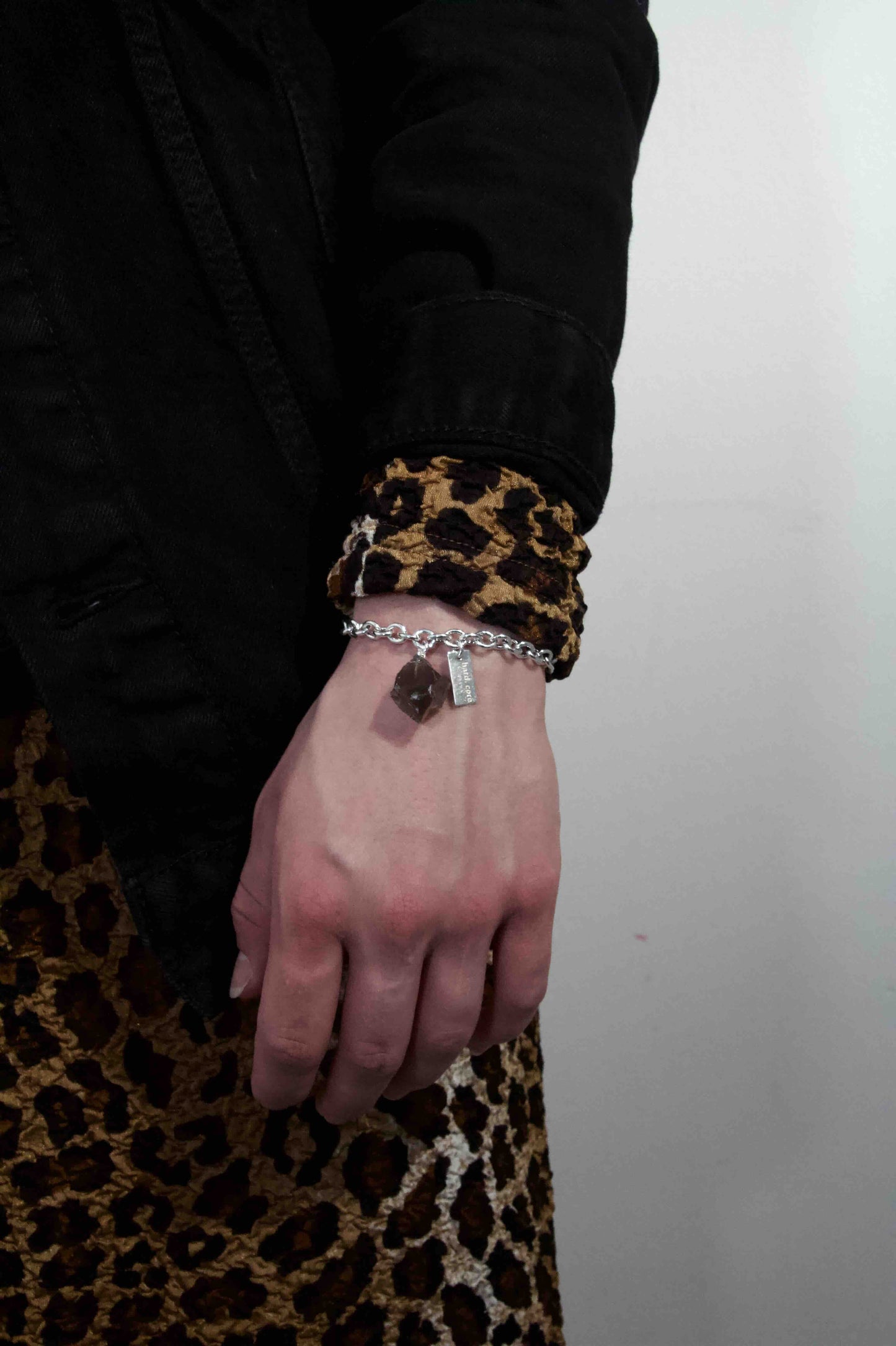 hard. core SMOKY BRACELET