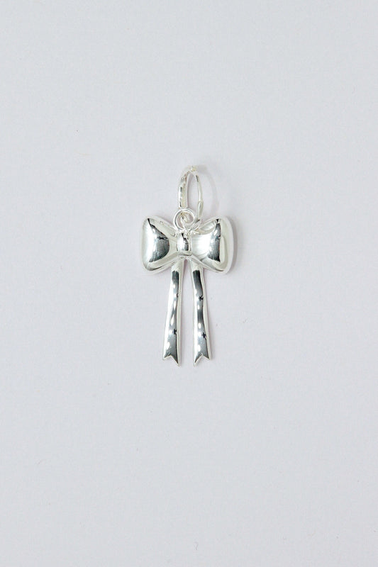 Silver bow pendant